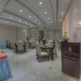 Гостиница Tulip Inn Royal Suites Ajman — фото 2