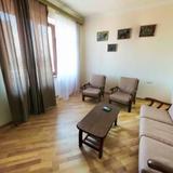 Ginosi Basics Yerevan Apartel — фото 2