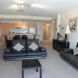 Glenelg Beachside Apartments — фото 1