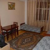 Hostel&Guest House in Baku near metro Neftchiler — фото 1