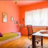 Charming Downtown Apartment — фото 1