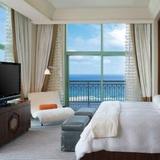 Гостиница Atlantis Paradise Island - Beach Coral Royal Tow — фото 1
