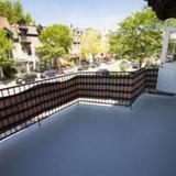 Гостиница MTLVacationRentals - The City Chalet — фото 2