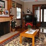 Гостиница Dunn Street Inn Bed and Breakfast — фото 1