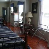 Гостиница Niagara's Emerald Falls Bed & Breakfast — фото 1