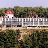 Michael's Inn by the Falls on the River — фото 2