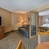 Holiday Inn Express Hotel and Suites Saskatoon — фото 1