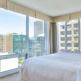 Гостиница Delta Vancouver Suites — фото 1