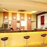 Huijia Business Hotel - Qingdao — фото 1