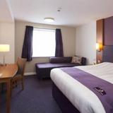 Гостиница Premier Inn Cardiff City South — фото 2