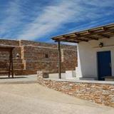 Sifnos- Spacious 2-bedroom house with fantastic yard! — фото 1