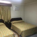 Regency Suites Hotel — фото 2