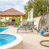 Villa Anna Holiday Home With The Pool — фото 1