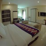 Puri Indah Hotel & Convention — фото 1