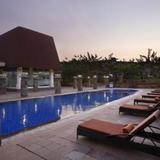 Гостиница Santika Taman Mini Indonesia Indah — фото 2