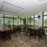 Гостиница OYO Premium Green tax Barrier Manali — фото 3