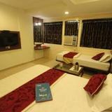 Гостиница OYO Rooms Lal Darwaja Road — фото 2