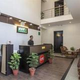 Гостиница OYO Rooms Golf Course Road — фото 3