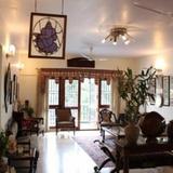 Nandu Hospitality Jayamahal Guest House — фото 1