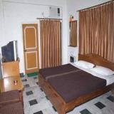 Hotel Priya — фото 1