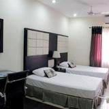 Гостиница At Home Suites — фото 1
