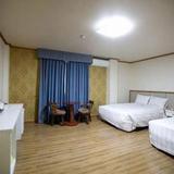 New Island Tourist Hotel Jeju — фото 3