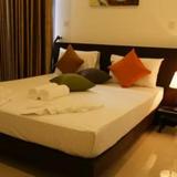Lochana Beach Hotel — фото 1