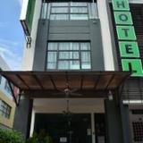 Putra One Avenue Hotel — фото 1