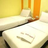Sun Inns Hotel Pasir Penambang KS Botanic — фото 1