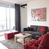 570 Calypso Centre Apartment with Private Parking *Non Smoking* — фото 3
