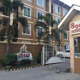 Urban Deca Homes in Mandaue — фото 1