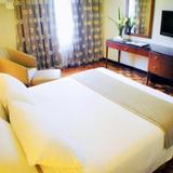 Fersal Hotel Neptune Makati — фото 3