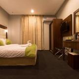 Hayat Revan Hotel Suites — фото 1