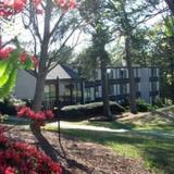 THE GUEST HOUSE AT HOUNDSLAKE — фото 1
