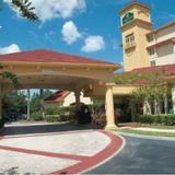 Гостиница La Quinta Inn & Suites Orlando UCF — фото 2
