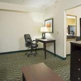 Holiday Inn Express Hotel & Suites Gahanna/Columbus Airport E — фото 3
