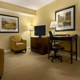 Гостиница Hilton Lexington Suites — фото 2