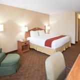 Holiday Inn Express Hotel & Suites CINCINNATI-BLUE ASH — фото 1