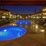Tropicana Inn & Suites — фото 1