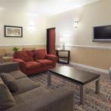 Гостиница Holiday Inn Express and Suites Bakersfield Central — фото 3