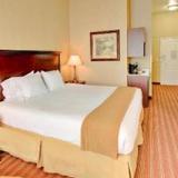 Holiday Inn Express Hotel & Suites Corona — фото 3