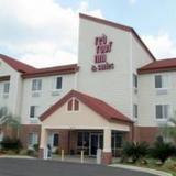Red Roof Inn & Suites Pensacola East - Milton — фото 1
