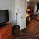 Comfort Inn & Suites At Tropicana Field — фото 1