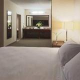 Гостиница DoubleTree Suites by Hilton Tampa Bay — фото 1