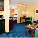 Гостиница SpringHill Suites by Marriott Savannah I-95 South — фото 1