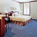 Гостиница Staybridge Suites Savannah Historic District — фото 1