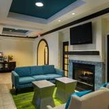 Holiday Inn Express & Suites Savannah Midtown — фото 2