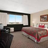 Гостиница Ramada Plaza and Suites - Fargo — фото 2