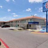 Motel 6 Albuquerque - Carlisle — фото 1